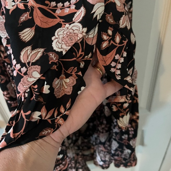 New! Francesca’s Mi Ami Floral Off-Shoulder Maxi Dress women’s size small - Picture 4 of 16